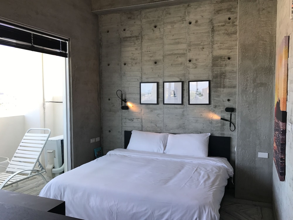 Superior Double Room (401)