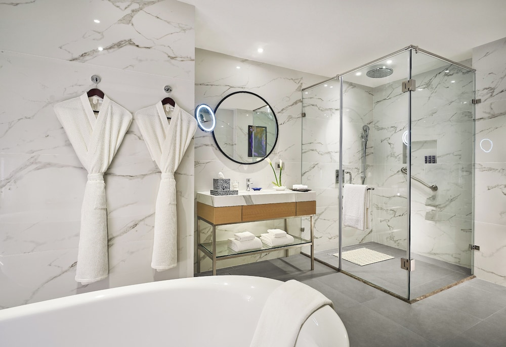 Premium Suite - Photo 3