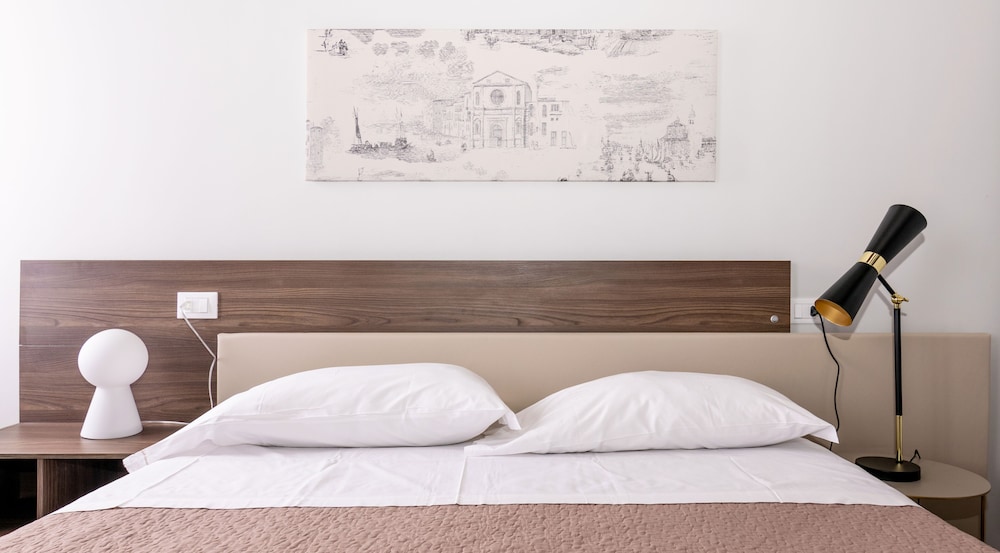 Superior Double Room, 1 Queen Bed, Non Smoking photo 2