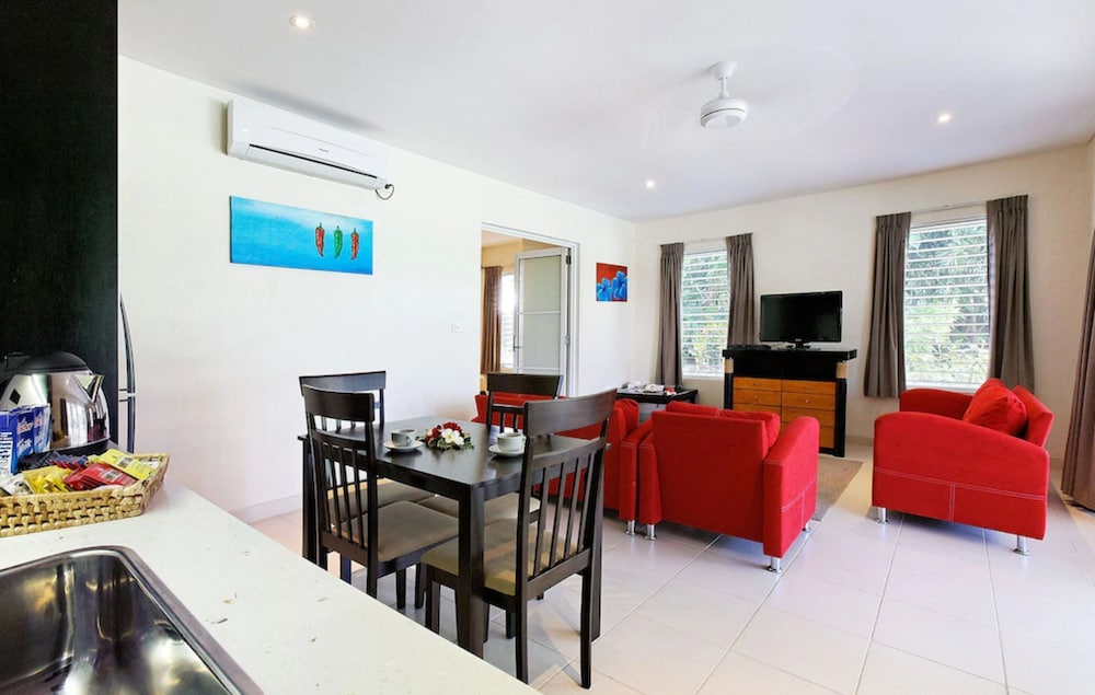 Tropical 1 Bedroom Apartment photo 6
