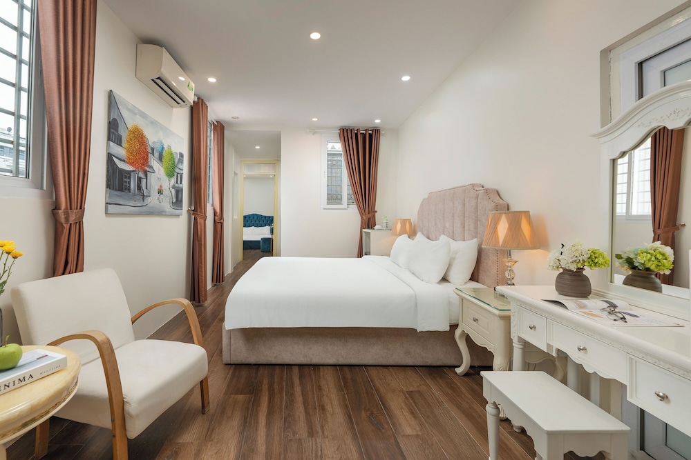 Family Double Room, City View