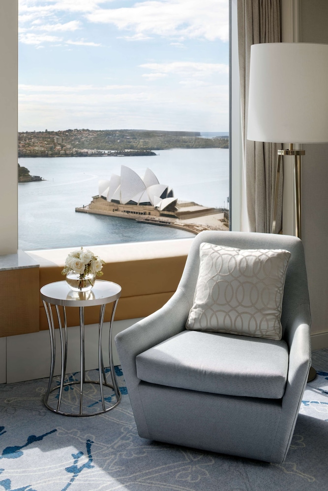 Horizon Suite, 1 King Bed, Lounge Access Tower High Floor