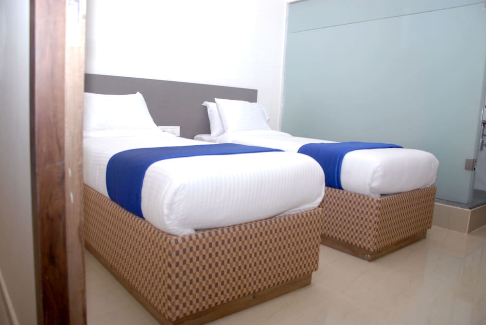 Deluxe Room - Photo 23