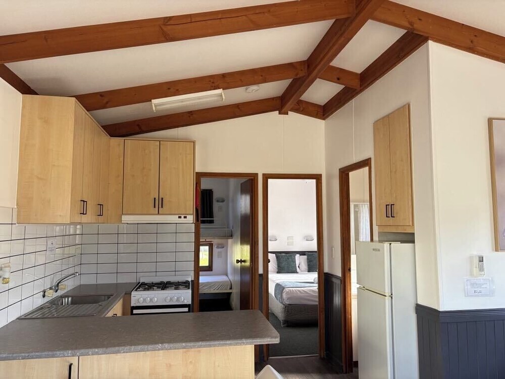 Premier Cabin, 2 Bedrooms photo 2