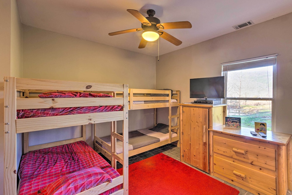 House (4 Bedrooms) photo 2