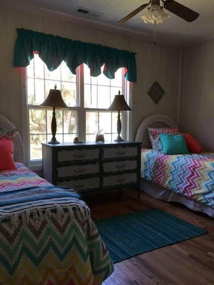 House, Multiple Beds (Swamp Fox) photo 2