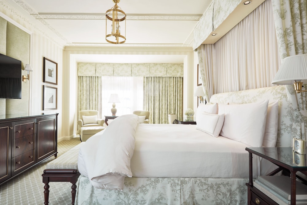 Deluxe Room (One King Bed or One Queen Bed) - Photo 1