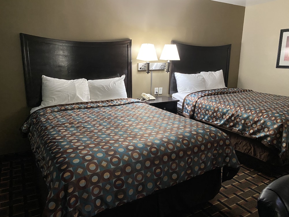 Standard Room, 2 Queen Beds photo 2