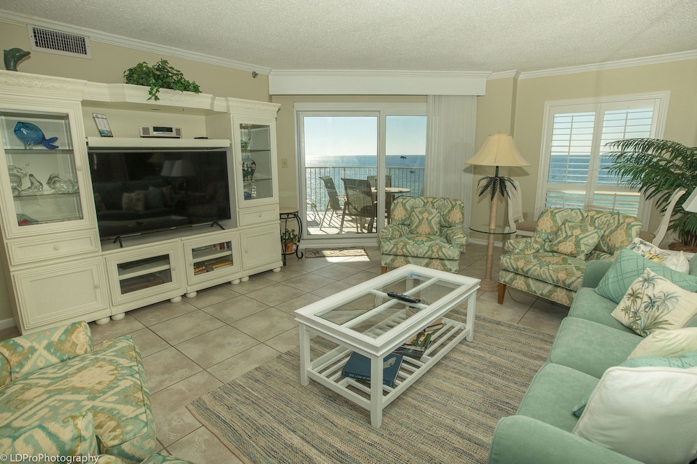 Condo, 2 Bedrooms