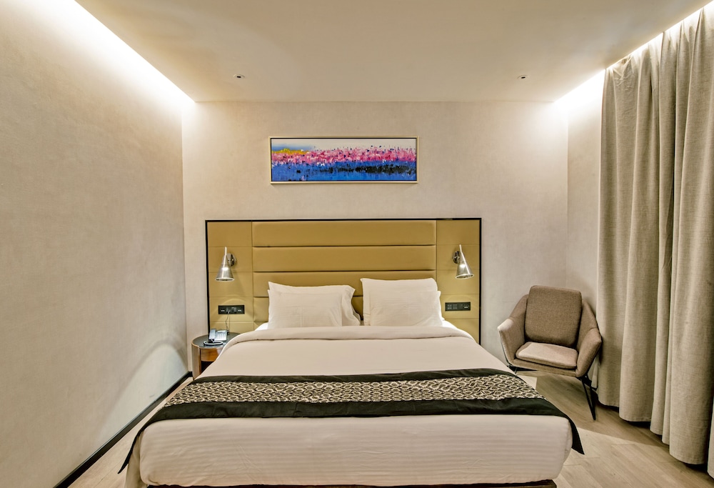 Executive Room - Photo 3