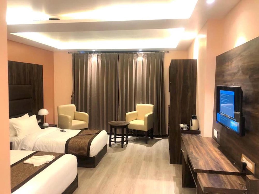 Family Room - Photo 4