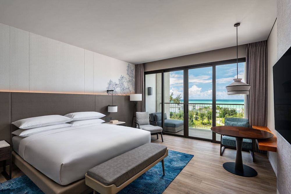 Deluxe Room, 1 King Bed, Ocean View (Balcony) - Photo 1