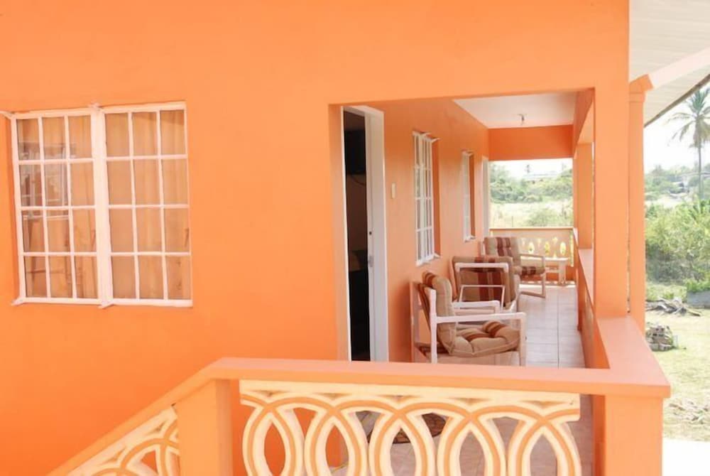 Deluxe Apartment, 2 Double Beds, Ensuite, Garden View photo 2
