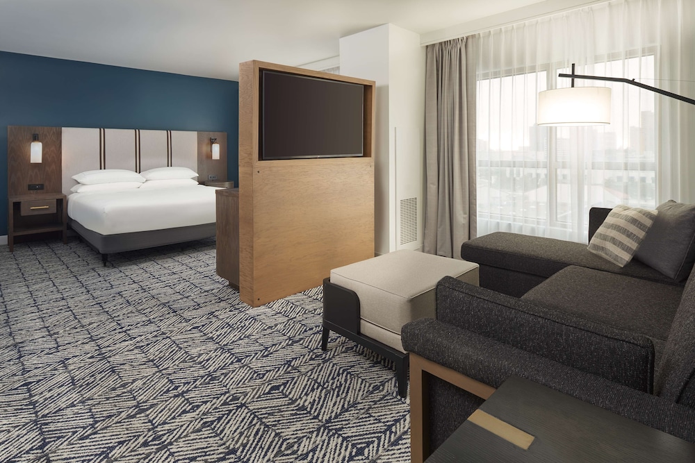 Suite, 1 Bedroom, Accessible (3x3 Shower) photo 1
