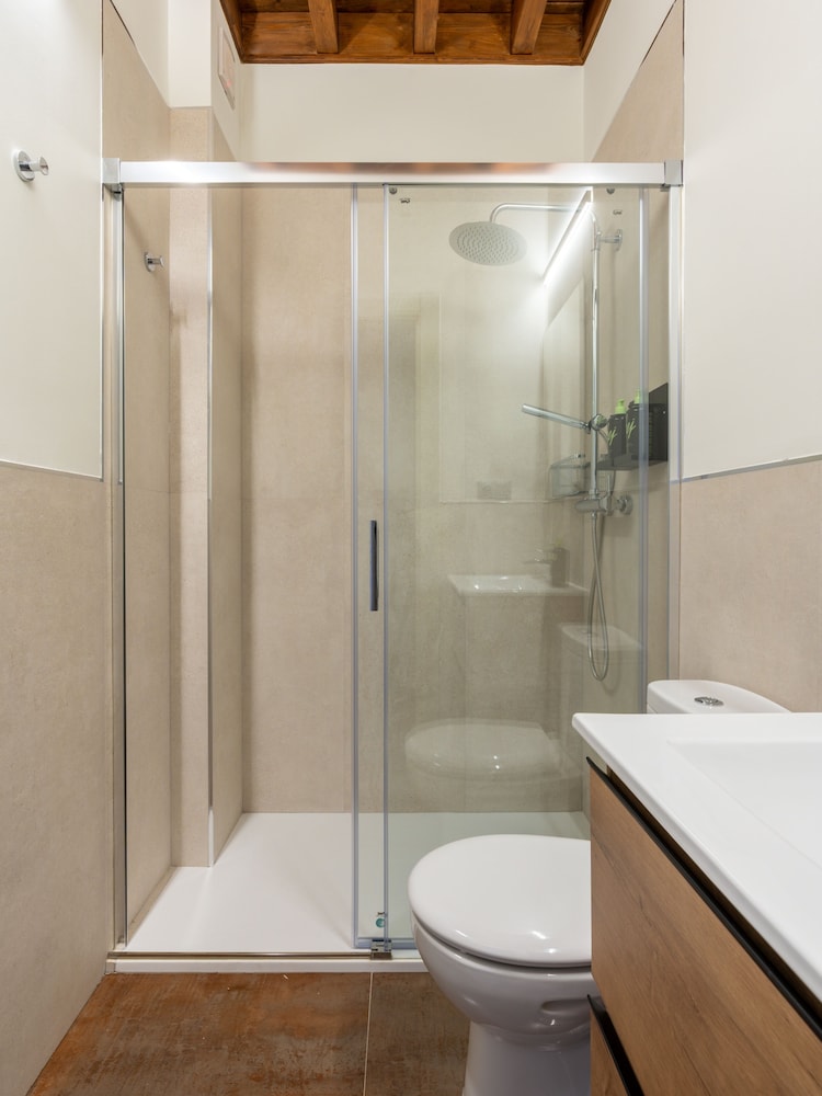 One-Bedroom Apartment with Balcony - Photo 25