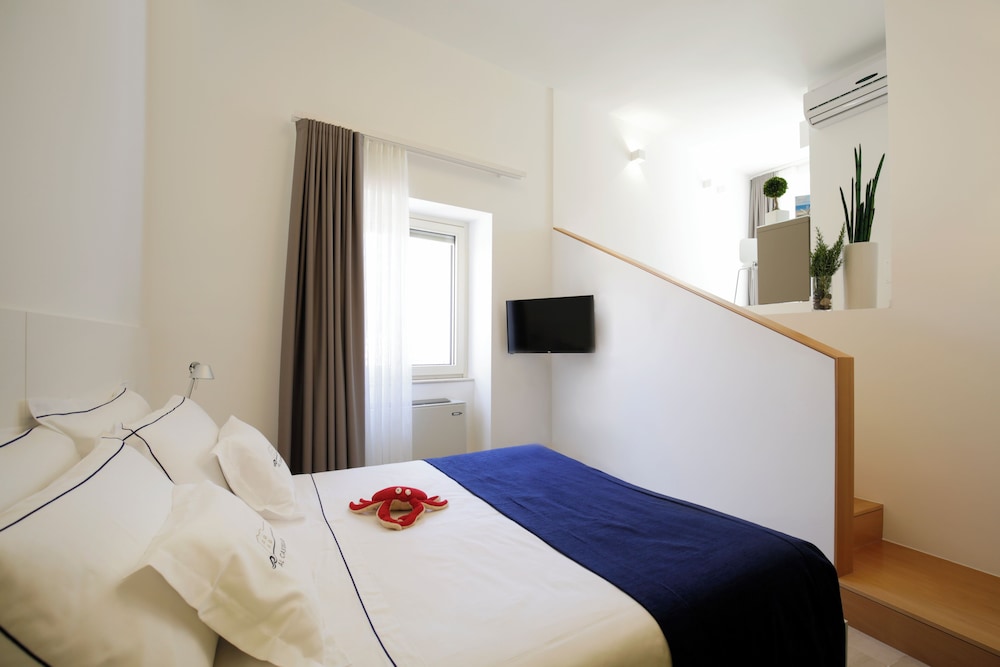 Superior Room, Partial Sea View