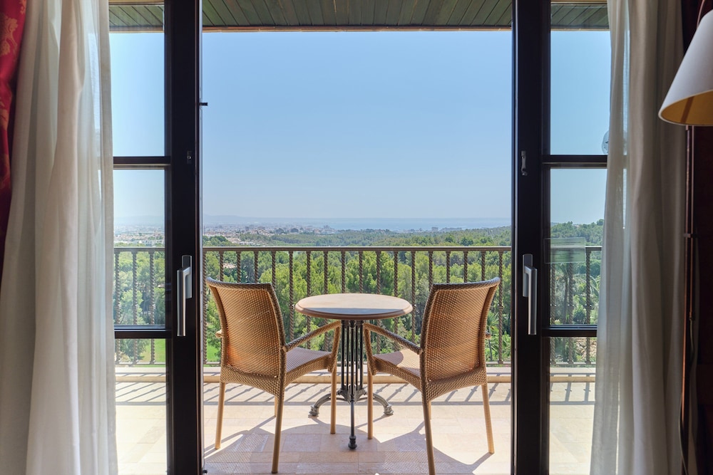 Grand Room, 1 King Bed, Balcony, Bay View (Balcony)