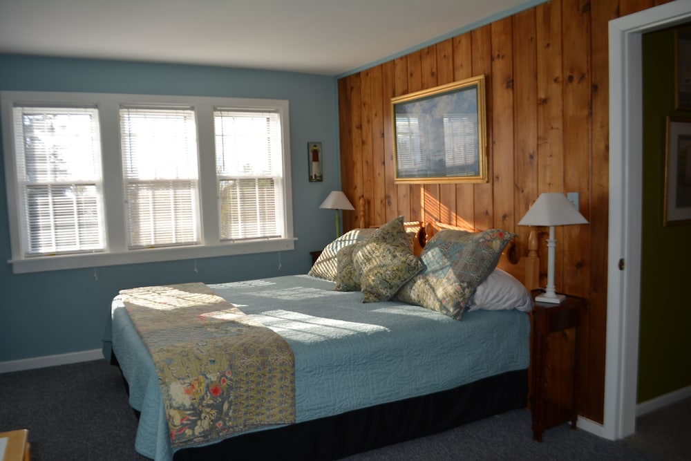 Standard Room, 1 King Bed photo 1