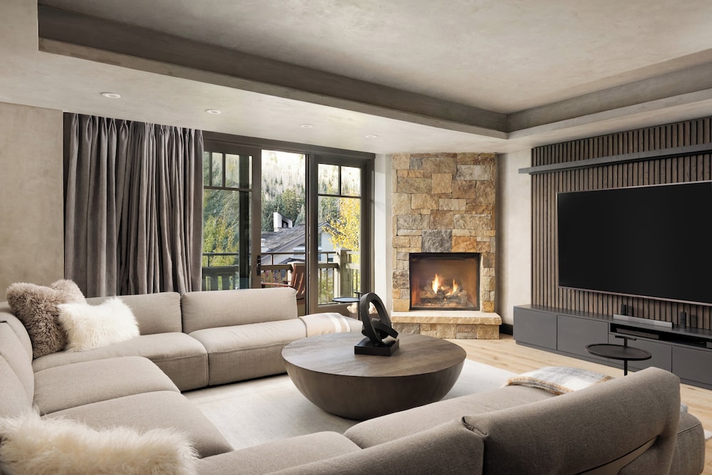Room, 4 Bedrooms (Born Free Residence) - Photo 3