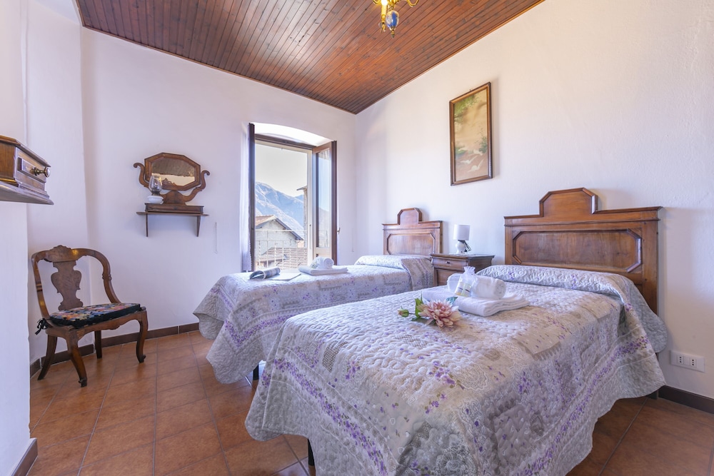 Family Apartment, Multiple Bedrooms, 2 Bathrooms, Mountainside (Mezzegra Le ERE) photo 2