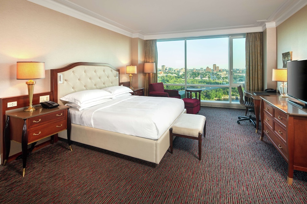 Classic Room, 1 King Bed, Accessible - Photo 1