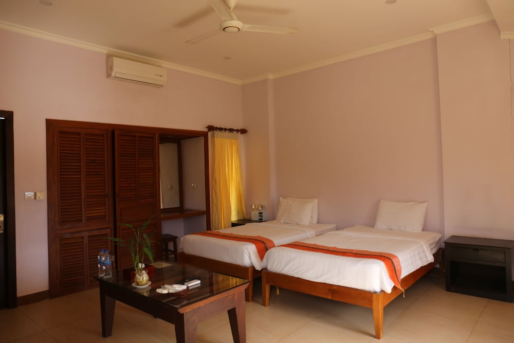Deluxe Twin Room, Pool View photo 1
