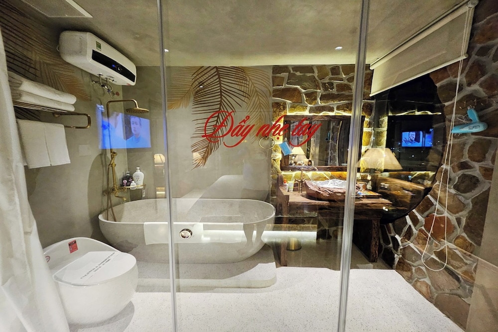 VIP Room - Photo 17
