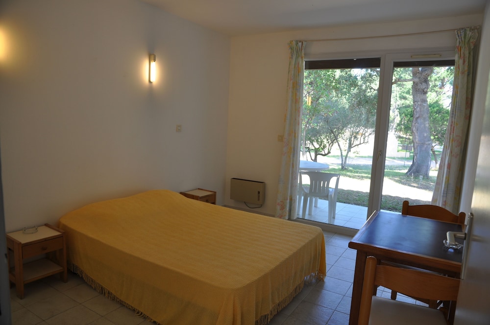 Standard Bungalow, Terrace (2)