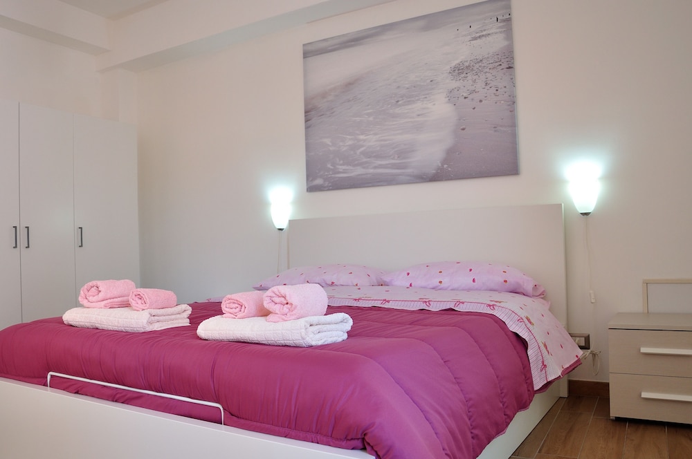 Standard Double Room, Private Bathroom photo 3