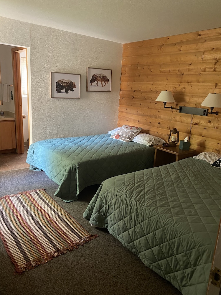 Standard Room, 2 Double Beds, Ocean View photo 3