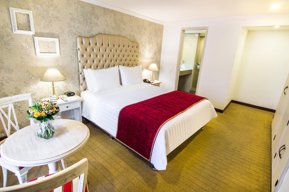 Standard Room, 1 Queen Bed - Photo 4