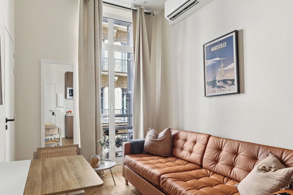 Deluxe Apartment