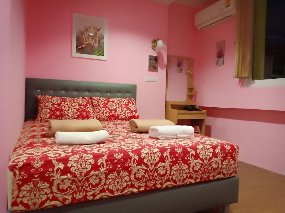 Standard Room (Pink) photo 3