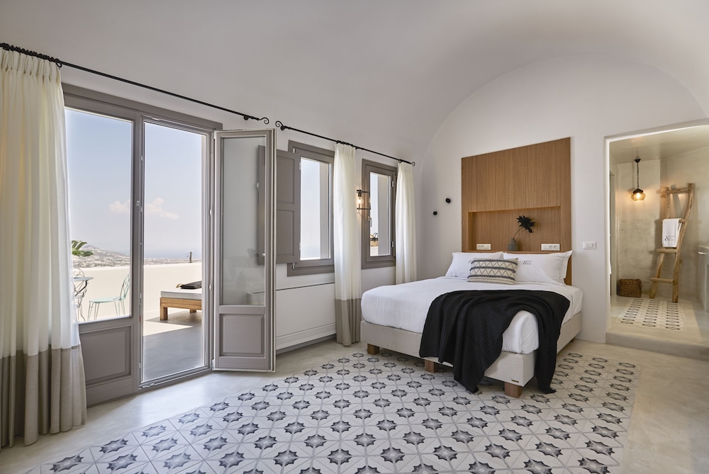 Suite, Jetted Tub (201)