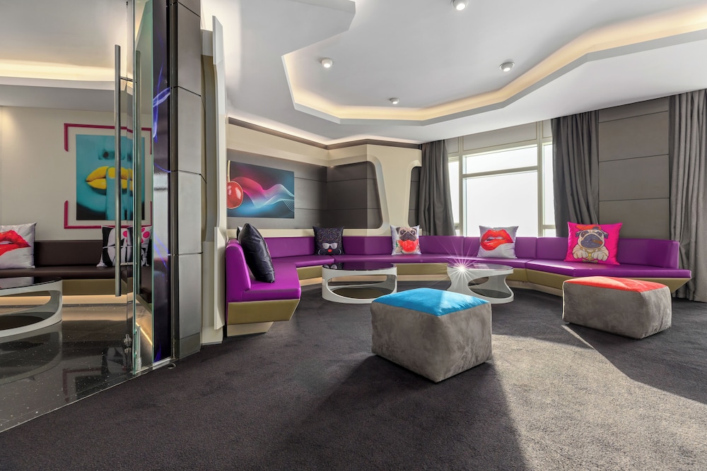 Suite, 1 King Bed (Vibrant Suite) thumbnail 5