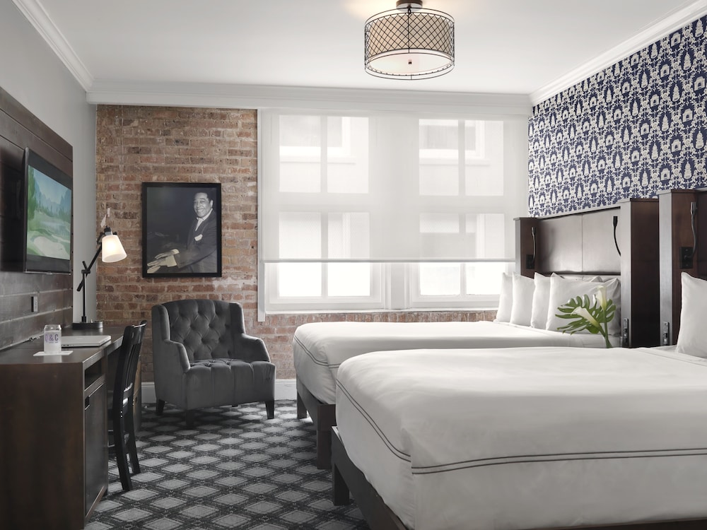 2 Queen Beds, Small Room - Photo 3