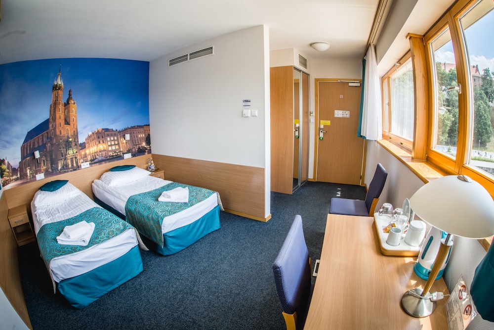 Superior Double Room, River View - Photo 4