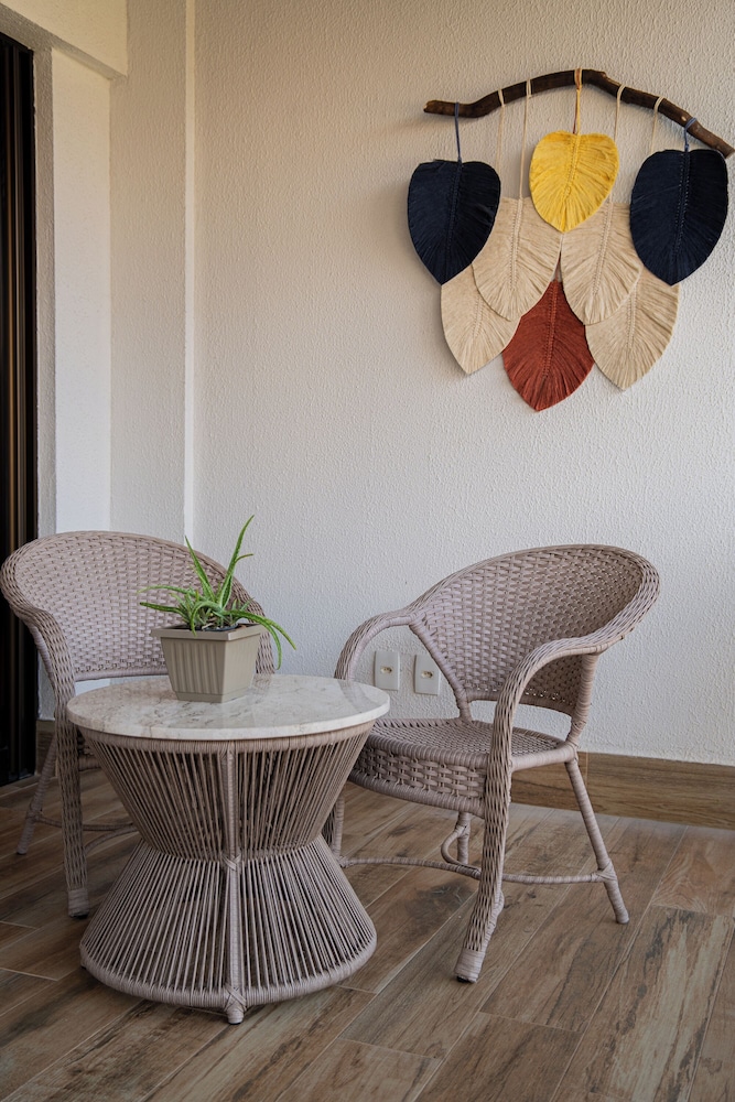 Family Room - Photo 9