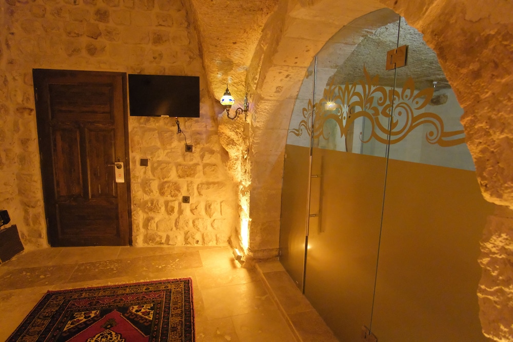 Deluxe Room - Photo 9