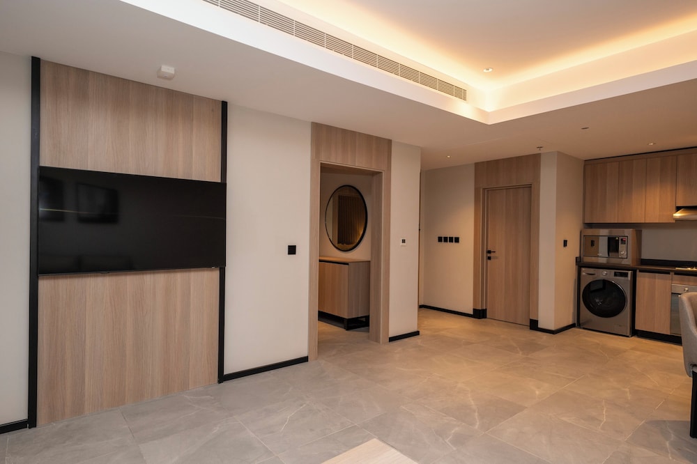 Executive Suite, 1 Bedroom - Photo 20