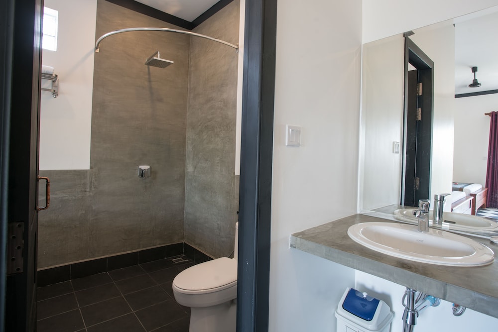 Deluxe Twin Room - Photo 10