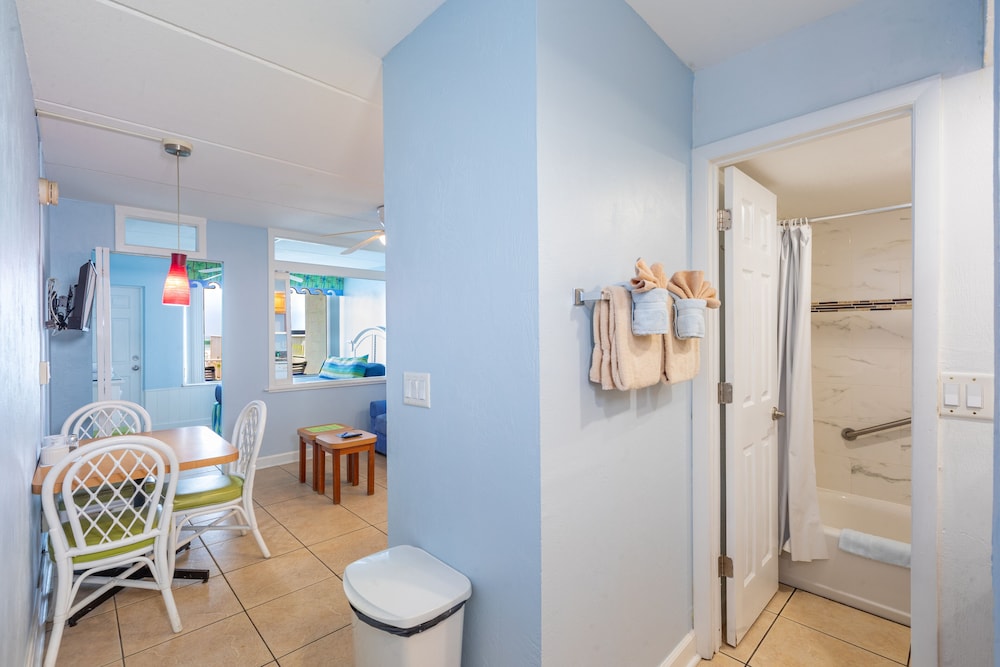 Condo, 1 Bedroom, Oceanfront photo 3