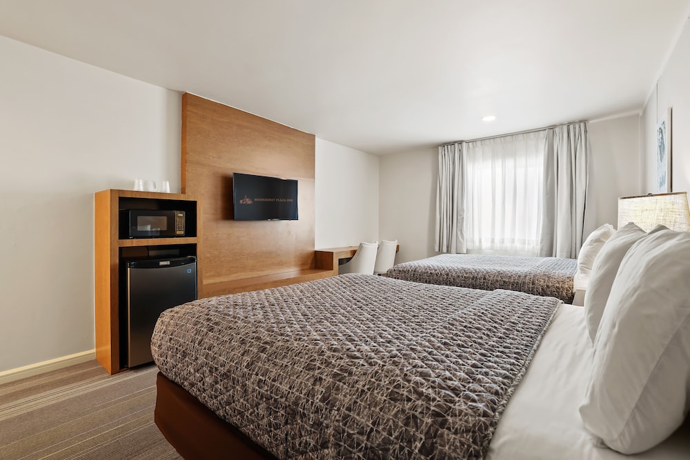 Standard Room, 2 Queen Beds photo 2
