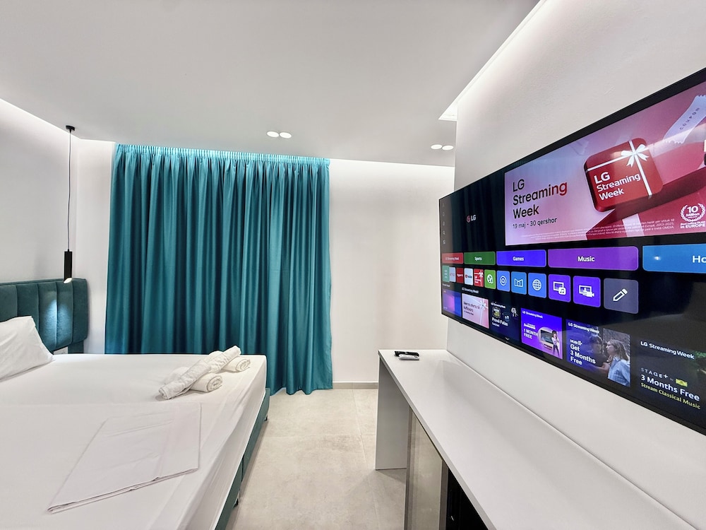 Premium Triple Room, Balcony, Mountain View