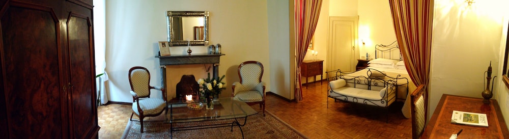 Royal Suite, Multiple Bedrooms, Ensuite, Executive Level photo 1