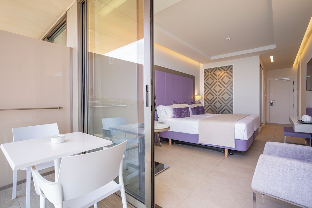 Standard Double Room, Sea View - Photo 3