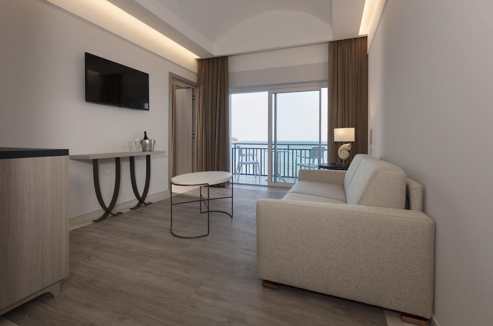 Junior Suite - Photo 11