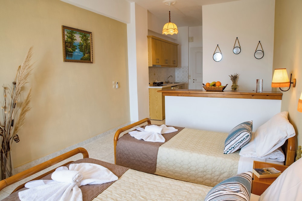 Standard Studio, 2 Twin Beds, Partial Ocean View, Garden Area