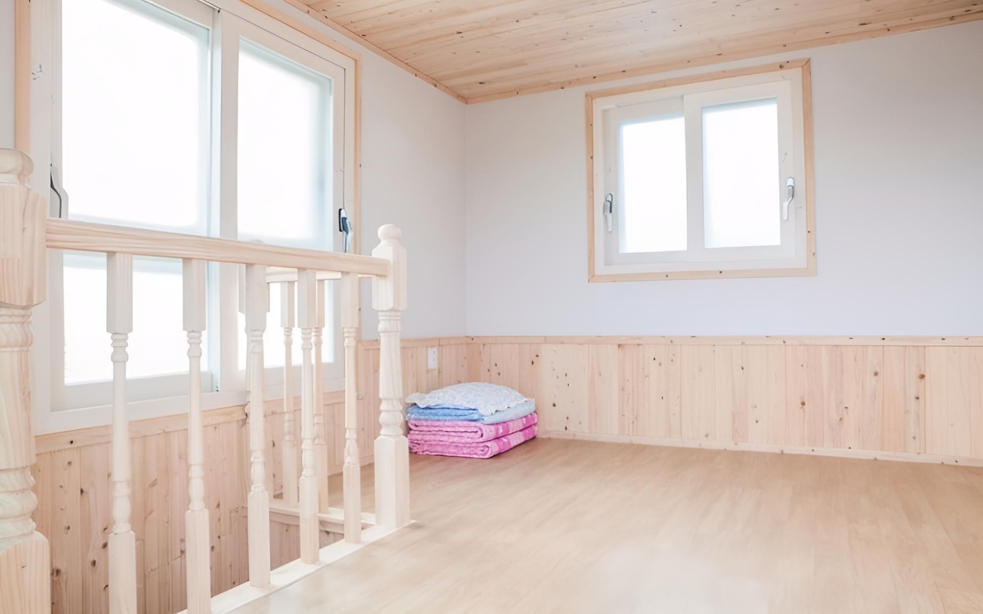 Room (Duplex (small room)) photo 2