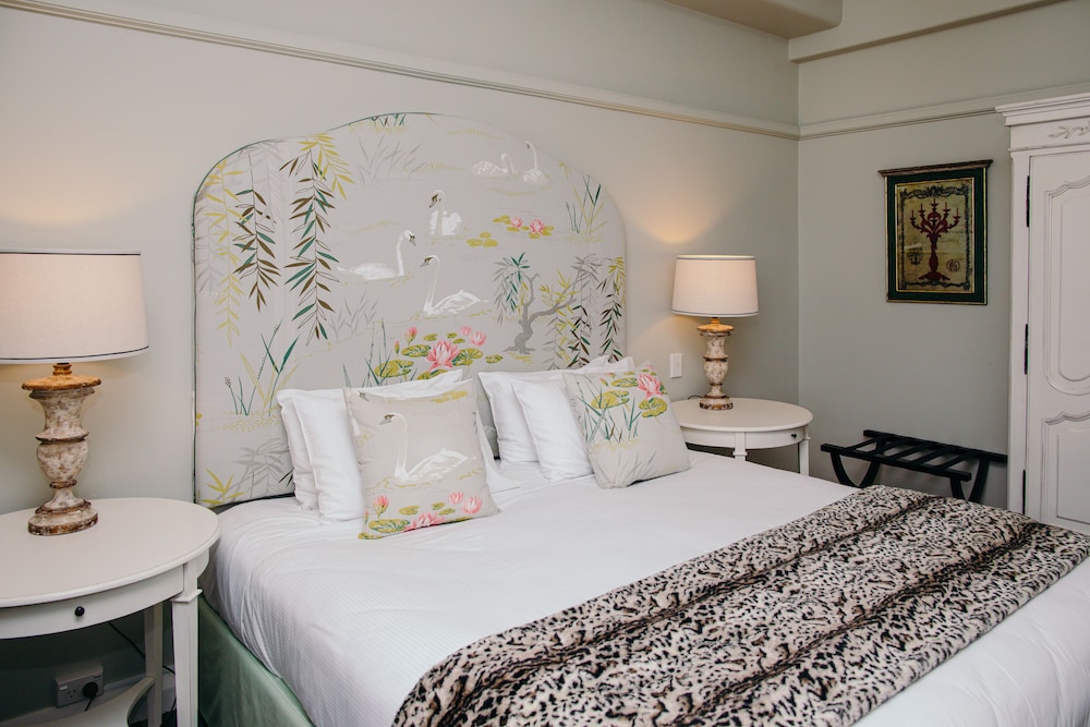 Suite, 1 King Bed, Ocean View photo 2